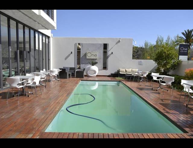 2 BEDROOM APARTMENT FOR SALE IN HYDE PARK